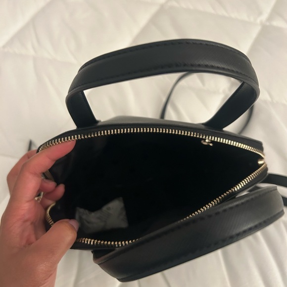 Kate Spade Schuyler Medium Dome Satchel bag. - Picture 4 of 5